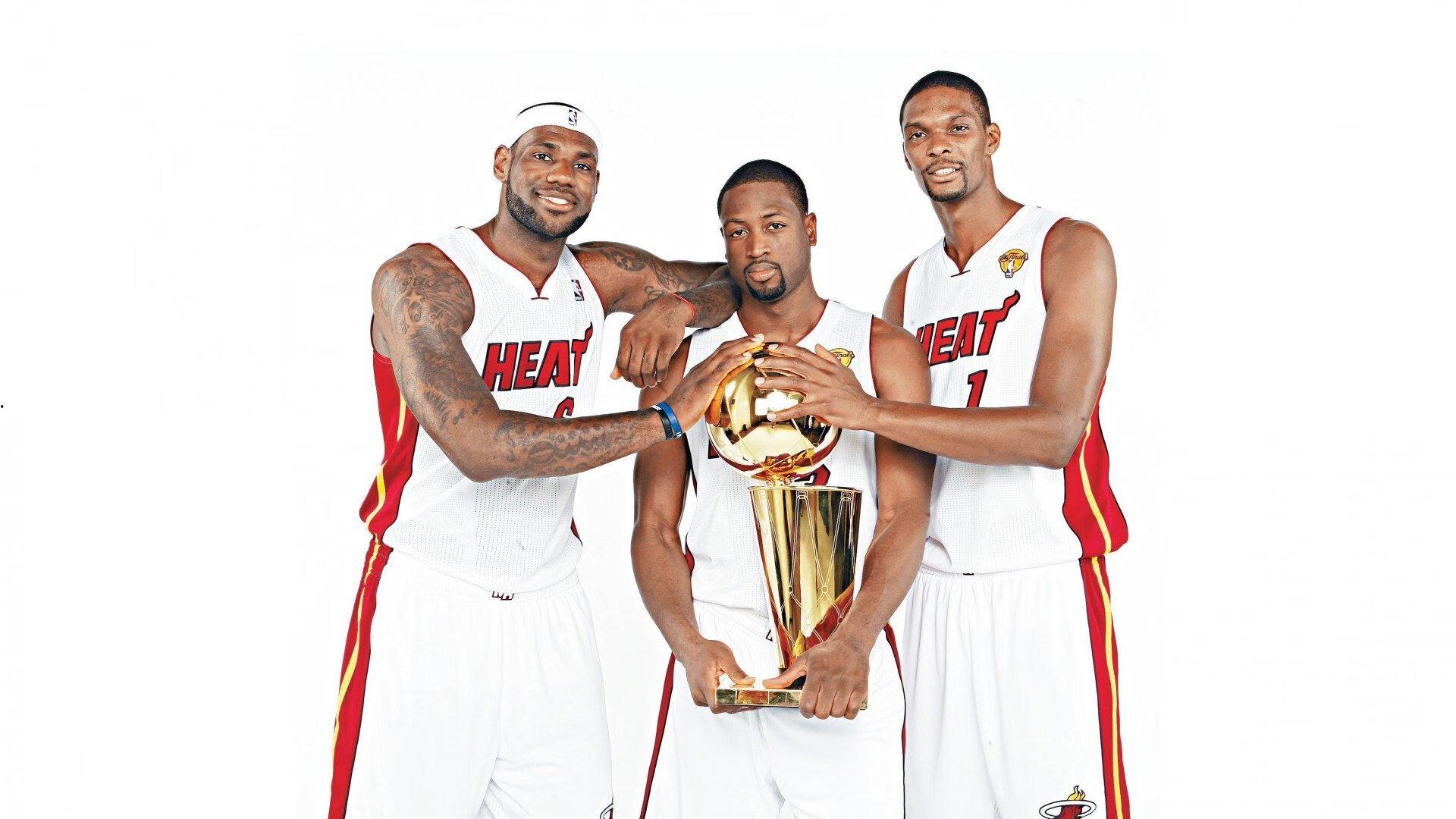 传奇谢幕，足球巨星李明荣耀退役仪式感动全场