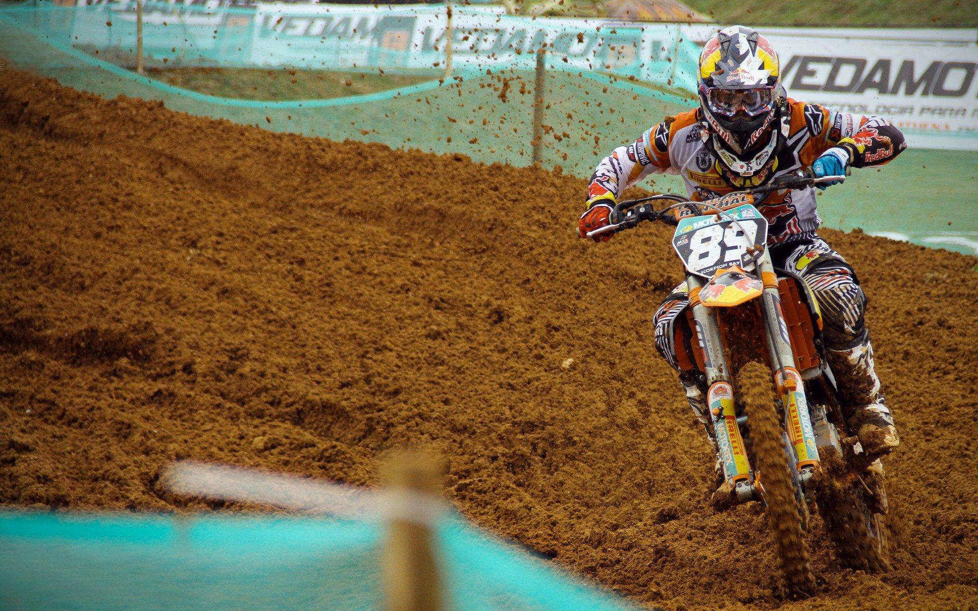 体育明星携手慈善机构举办公益赛 助力青少年体育发展